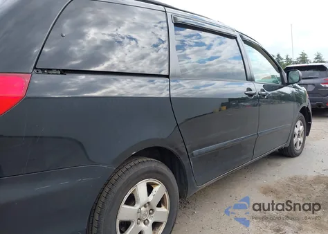 2009 Toyota Sienna Le z USA, uszkodzony, nr VIN 5TDZK23C89S263429